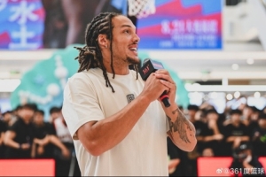 半岛体育-戈登亚洲行Day 1——在滨城大连 感受球迷的欢呼与热爱