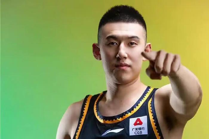 半岛体育在线-再换现金？2换1，付豪或交易，赵睿转会费曝光，首钢或再签国手